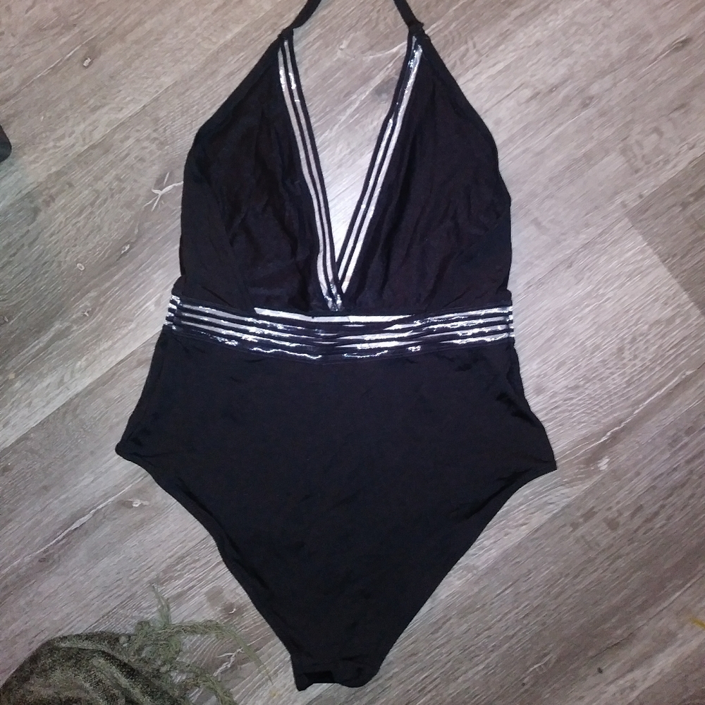 H&M black one piece bathingsuit